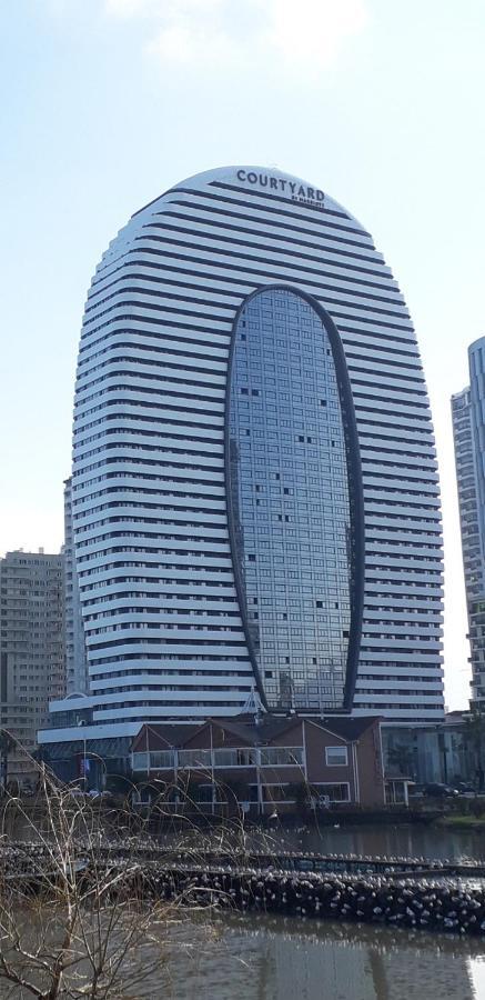 Luxury Apartments With Sea View Batumi Esterno foto